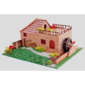 Casa con molino de agua Keranova