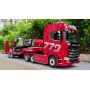 Pack Camión Scania 770S V8 Huina 1501 19 canales 1/18 rojo con plataforma roja